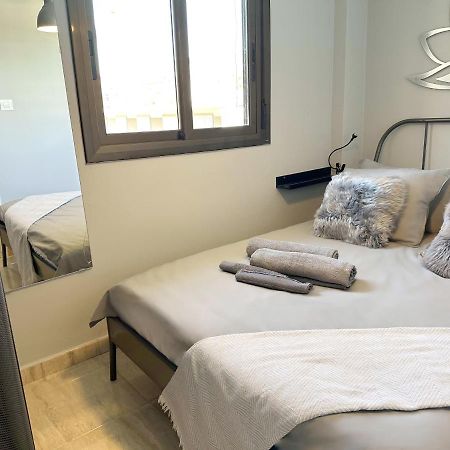 8 Min Walk To The Beach & 10 Min Walk To Convention Centre ! Barcellona Esterno foto
