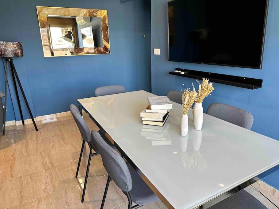 8 Min Walk To The Beach & 10 Min Walk To Convention Centre ! Barcellona Esterno foto