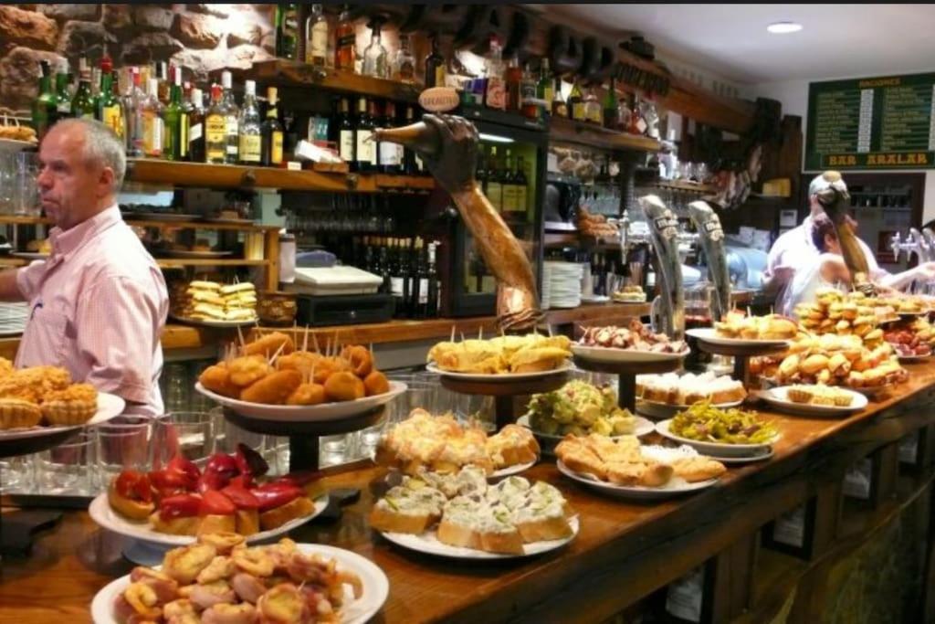 8 Min Walk To The Beach & 10 Min Walk To Convention Centre ! Barcellona Esterno foto
