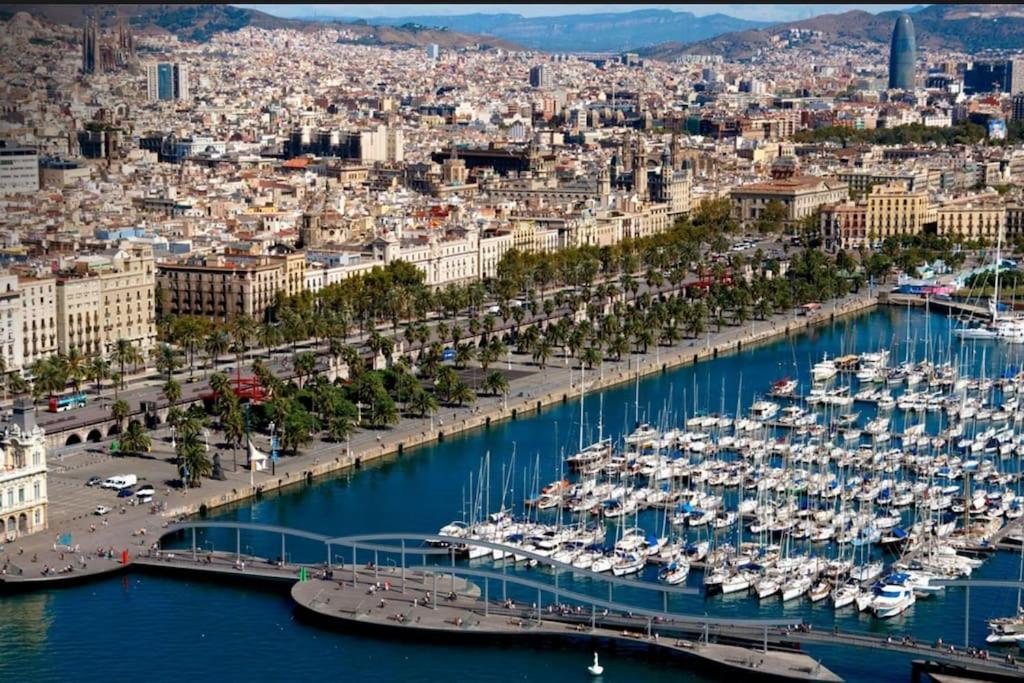 8 Min Walk To The Beach & 10 Min Walk To Convention Centre ! Barcellona Esterno foto